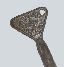 Ancienne clé " Joustra " pour