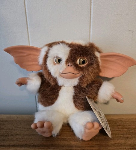Neca gremlins smiling - neca, gizmo