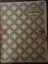 ALBUM DE BRODERIES AU POINT DE