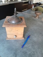 Moulin à café ancien en bois vintage