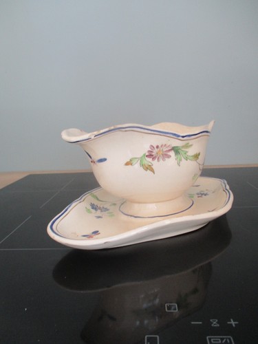 Sauciere ancienne moustier - sauciere,