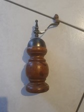ANCIEN MOULIN A POIVRE EN BOIS