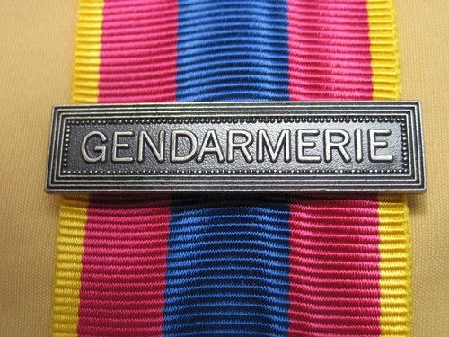 Agrafe gendarmerie pour la - ,