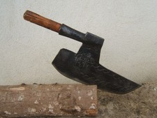 OUTIL POUR LE BOIS HACHE DE CHARPENTIER UN TAILLANT OBJET DE METIERART POPULAIRE