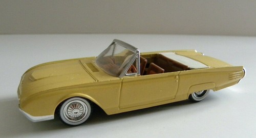 Ford thunderbird 1961 - 1/43,