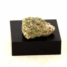 Grenat démantoïde. 29.0 ct. Malenco Valley, Lombardy, Italie.