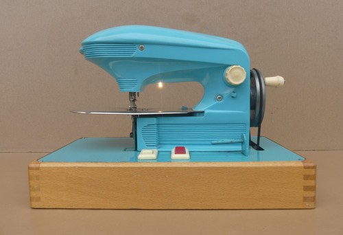 Ancien jouet machine - , à
