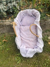 Couffin  poupee POUPON avec literie en osier 50 cm