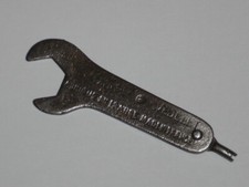 Ancienne Clé Plate Fine de 17 + Démonte Obus de valve - Michelin & Cie Vedelet 