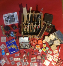 MATERIEL DE PÊCHE ANCIEN (MOULINETS, POCHETTES, PLIOIRS, CUILLERES...)