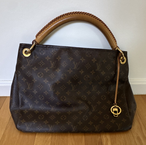 Louis vuitton monogram - louis, artsy