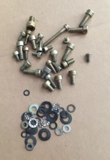 Lot De Vis (28) Et Rondelles