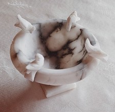 Ancien grand bain d'oiseaux en marbre d'albâtre avec 4 oiseaux sculptés main