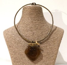 Chine. Collier artisanal