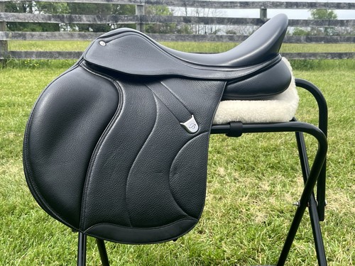 Adj bates black ap - 17", saddle