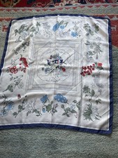 Carré Hermès 90cm En soie