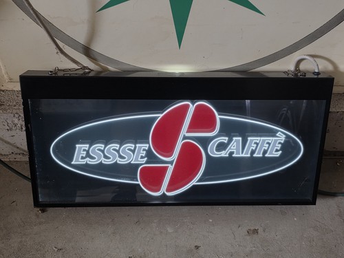 Vintage essse cafe bar - essse, neon