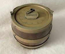 ANCIENNE BOITE A BISCUITS FORME TONNEAU - BOIS ET CUIVRE - INTERIEUR FAIENCE