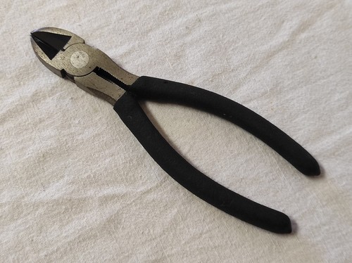 Ancienne pince coupante - pince,