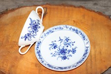 Ancienne tasse à deux anses