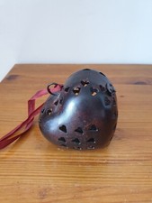 Adorable cœur en métal diffuseur de parfum à suspendre 8x10x11 cm