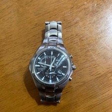 Montre analogique pour homme