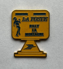 42 - Pin's BOITE AUX LETTRES LA POSTE PTT RILLY LA MONTAGNE