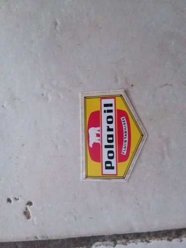 Ancien autocollant huile