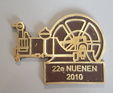 PLAQUE LAITON - 22E NUENEN 2010 - RASSEMBLEMENT MOTEUR STATIONNAIRE - 12*9CM