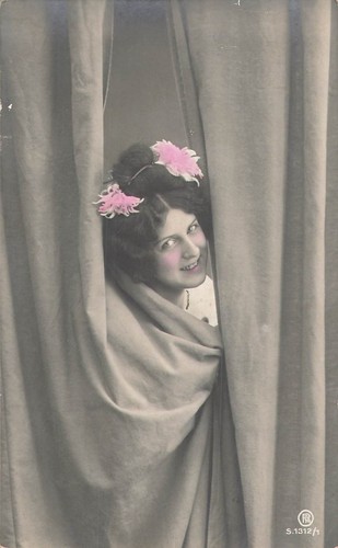 Femme rose aux - rose,