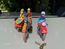 jouet ancien mécanique moto et side car a remontoir en état