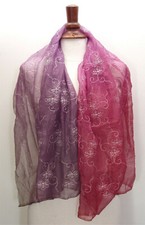 coupon de tissu soie mousseline brodée fond dégradé de violet 140*80 cm