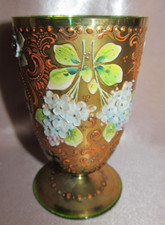 Ancien verre vert à décor