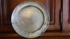 ANCIENNE ASSIETTE en ETAIN