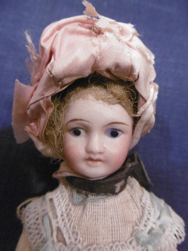 Mignonnette ancienne unis - ancienne,