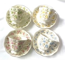 Ensemble de 4 soucoupes à