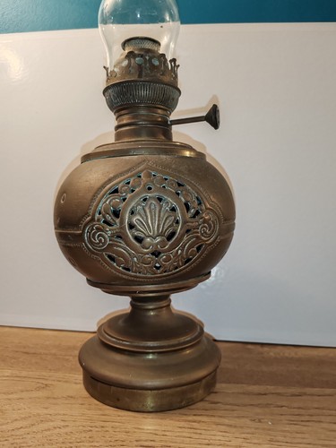 Ancienne lampe pétrole - lampe,