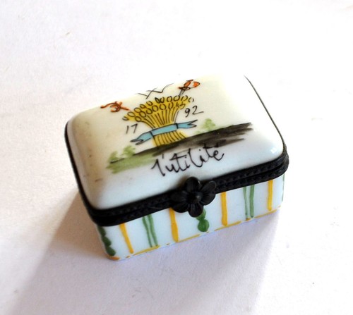 Boite pilulier vintage - boite,