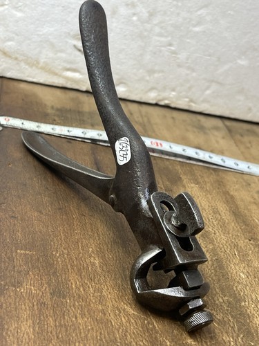 Outil ancien old - tool, pince