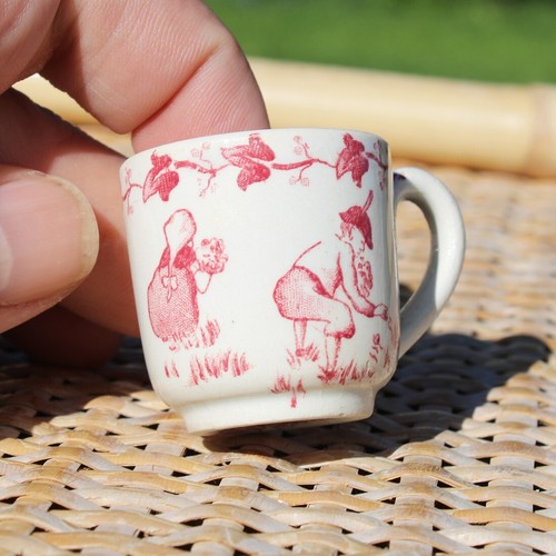 Ancienne petite tasse - , à