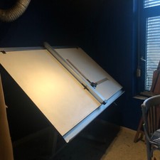 mobiliers table à dessin