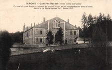 CPA 71 - MACON (S. et L.) - Caserne Bréart - Ancien Collège des Oblats (vaches)