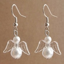 Boucles d'oreilles petit ange ailes transparentes perles blanches légères