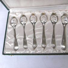 6 cuillères a café en metal