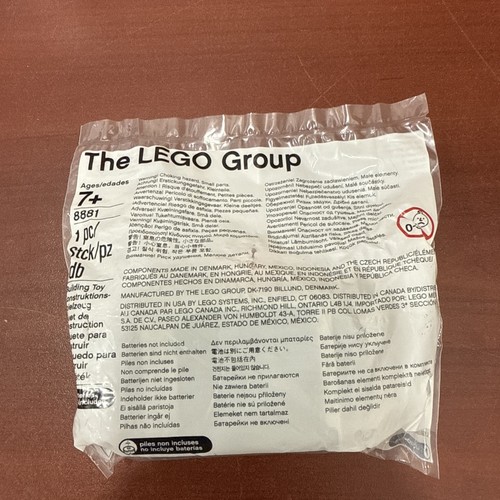 New lego sealed 8881 - new,