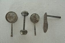 4 Pcs Vintage En Aluminium Embossé Différents Jouets De Hochets Pour Bébé