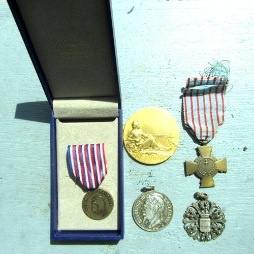 Lot medailles dont 1 - lot,