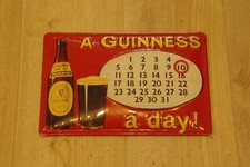 Calendrier métal publicitaire 20x30cm bombé relief : Guiness