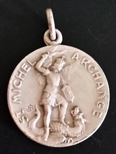 Superbe médaille religieuse Saint Michel terrassant le Dragon (Mont St Michel)