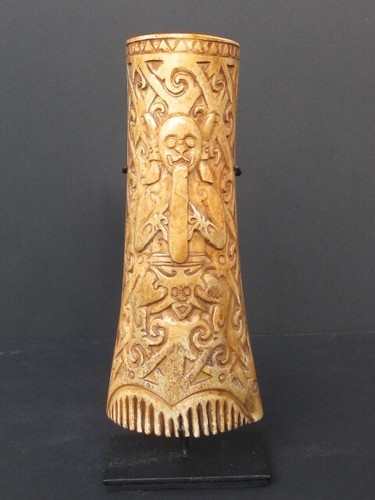 Remarquable peigne dayak - remarquable,